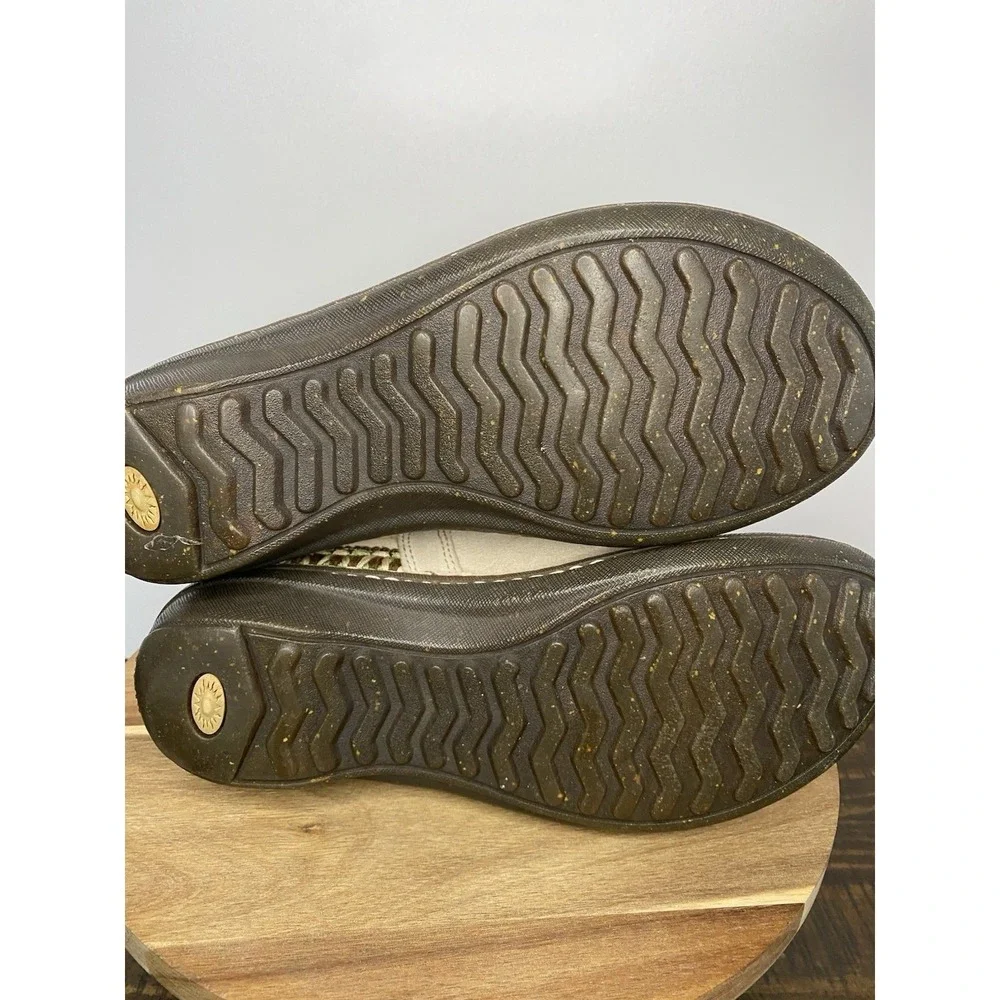 UGG woman size